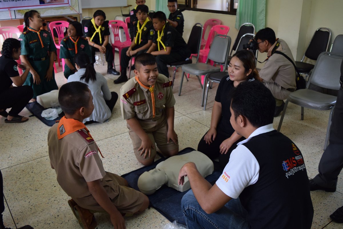 สภ.หนองบุญมาก จัดการอบรมการช่วยชีวิตเบื้องต้น(CPR)ให้กับเจ้าหน้าตำรวจภายในสังกัด และจิตอาสา ในพื้นที่