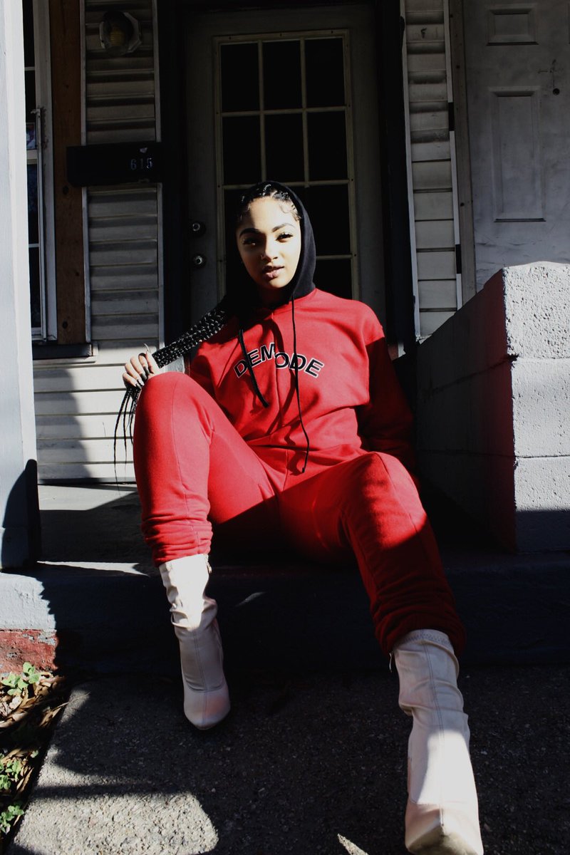 demodestudios's tweet photo. Introducing the Ready-to-Wear 2018 Collection. Now Available online | https://t.co/EiaRP8xDDQ https://t.co/NCdSpRSBil