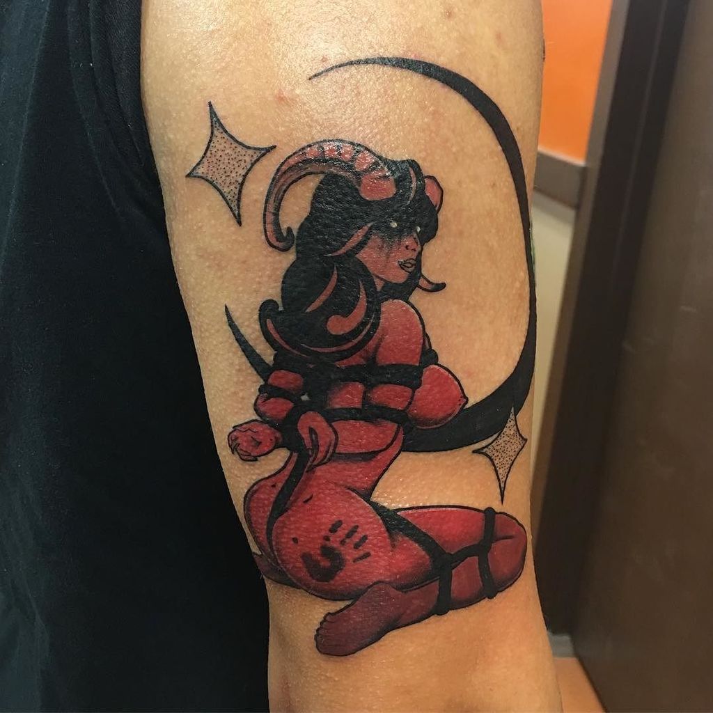 rcnj_tattoos's tweet photo. Tough to get a great pic cause it wraps so much but this was a fun one on @timewavezero . Thank you again bro ! #demontattoo #demongirl . #blackworkdesign #blackworktattoo #ladyheadtattoo #neotraditionaldesign #tattooart #tattoolife #tattoolove #tattoo_… https://t.co/fLC2jNwdCK https://t.co/ip6wTqQ40q