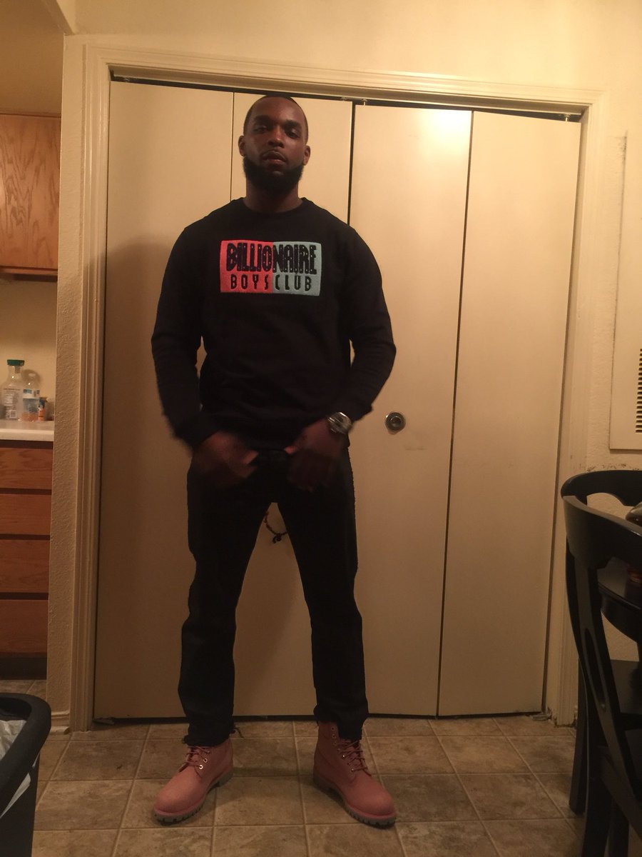 Eddie2Cool's tweet photo. Coolin’ Glad I’m Not Short Lol 🍫 https://t.co/5Fsc1G4hB2