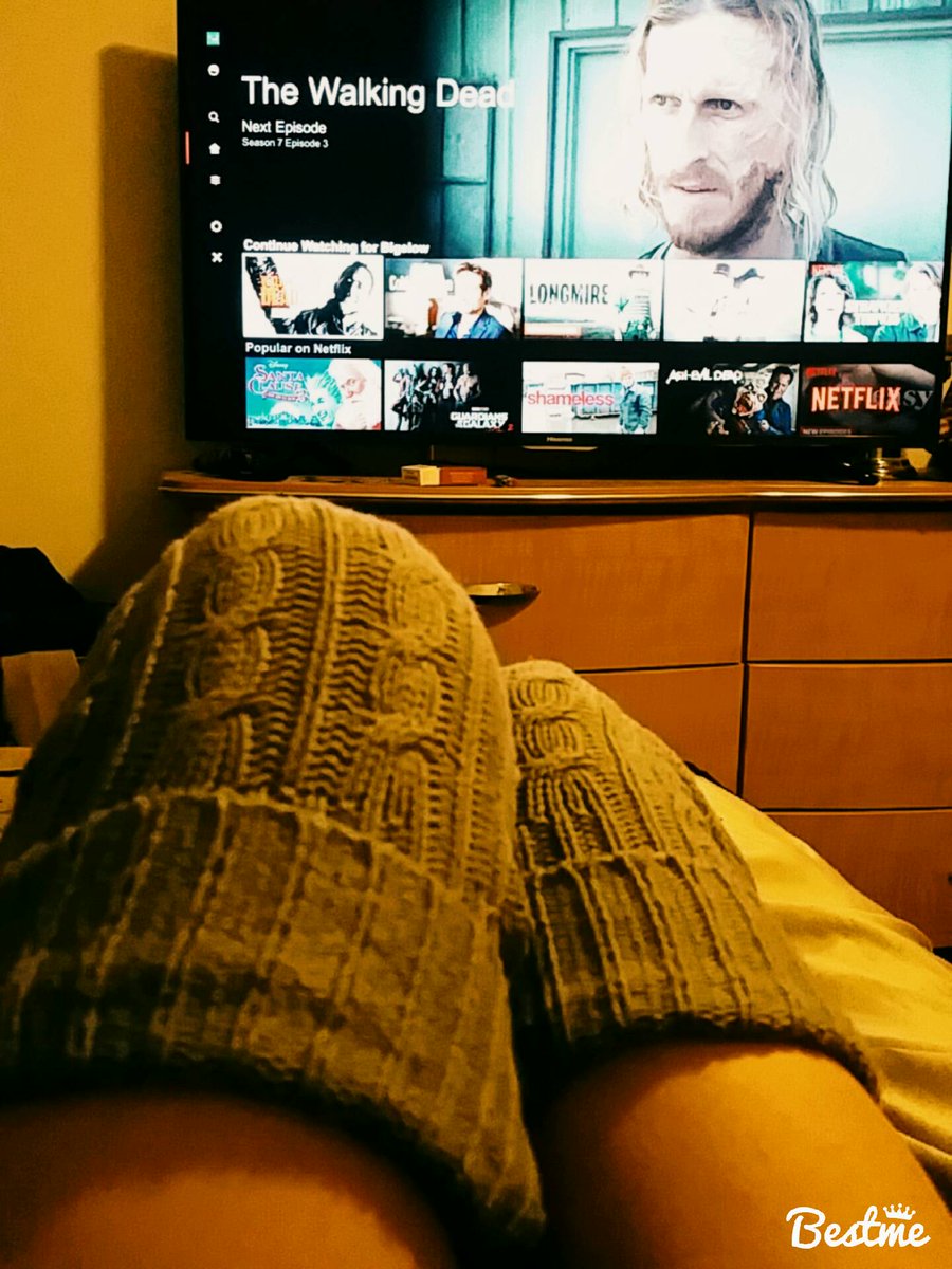 ChristieGogolla's tweet photo. Some "Me" Time!!! #GoodNightTweets 💜💚💜 https://t.co/f50lJoJVSV