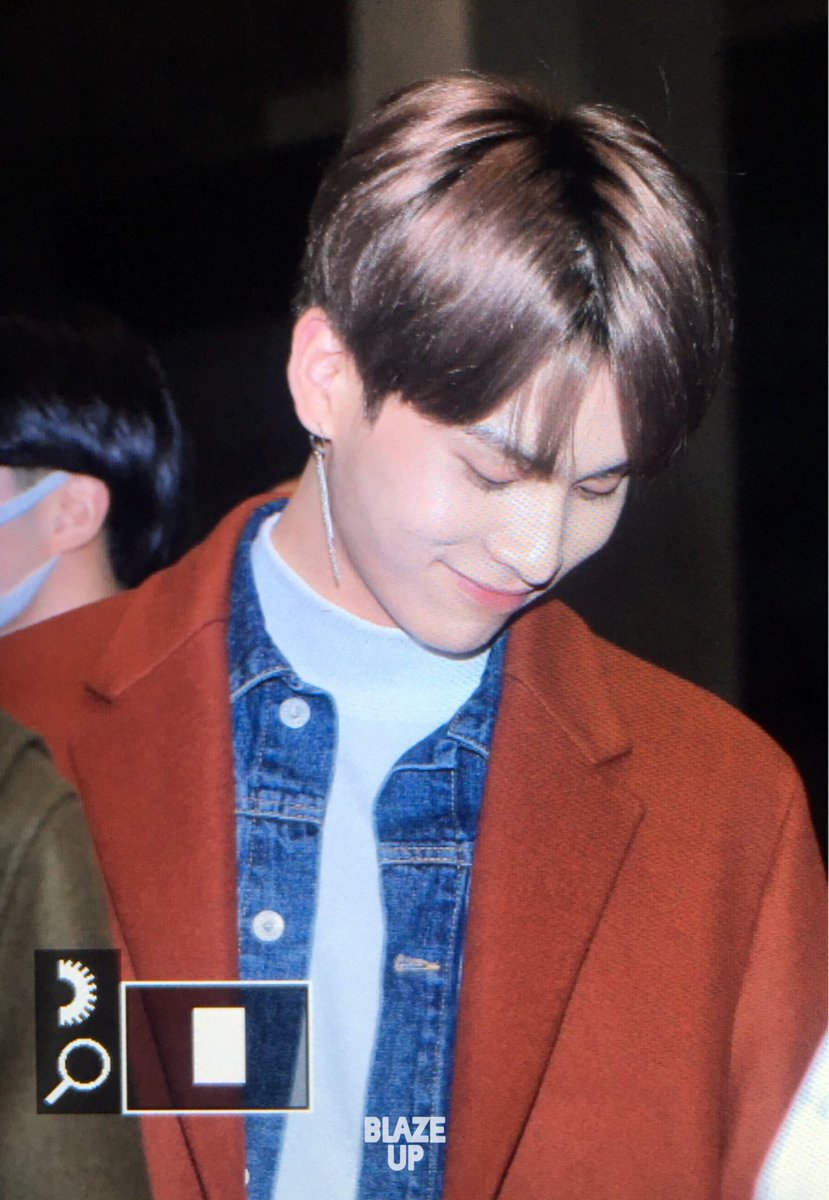 blazeupTY's tweet photo. 171215 김공출국 #SF9 #TAEYANG #YOOTAEYANG #에스에프나인 #태양 #유태양 

얼굴신얼굴왕✨ https://t.co/fgALXXQrqv