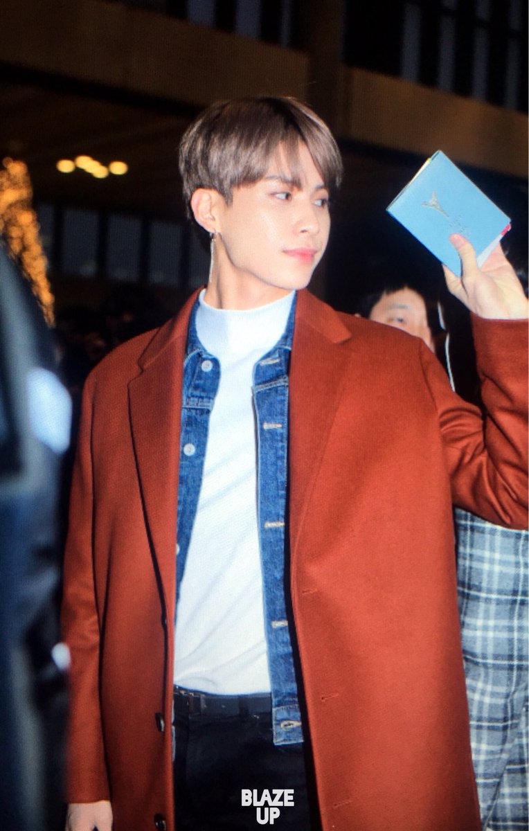 blazeupTY's tweet photo. 171215 김공출국 #SF9 #TAEYANG #YOOTAEYANG #에스에프나인 #태양 #유태양 

얼굴신얼굴왕✨ https://t.co/fgALXXQrqv