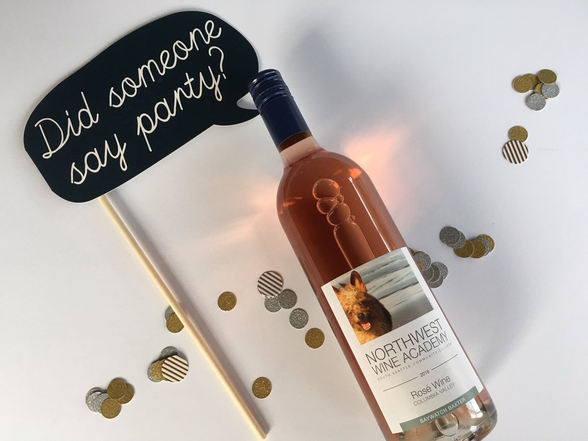 VinoSocialNancy's tweet photo. Hellloooooo #PinkPartyIX! I'm trying to keep with the beach theme tonight - I've got Baywatch Baxter on the job tonight. #pinksociety https://t.co/sHzltcv3EH
