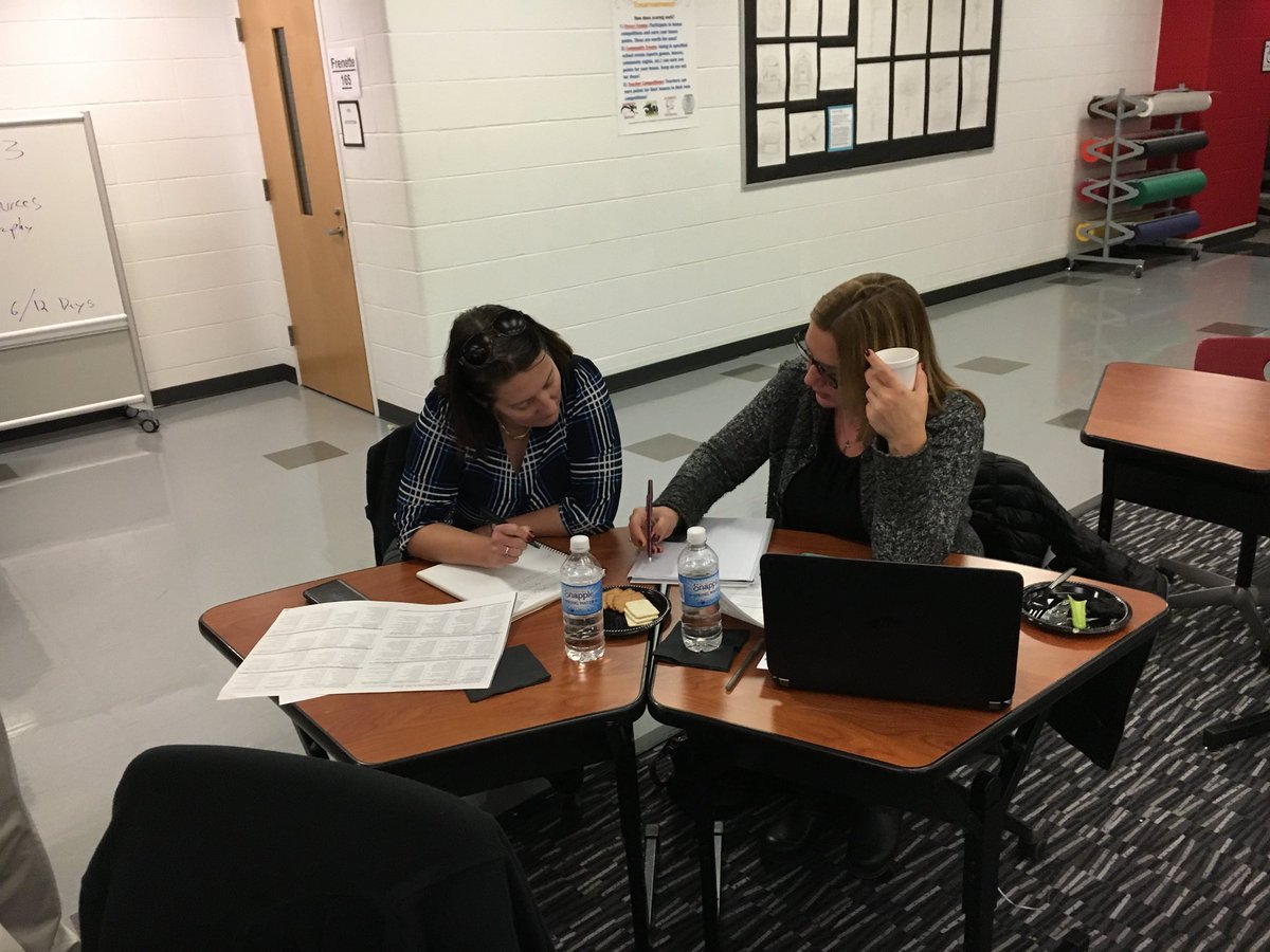 Terry711's tweet photo. An amazing night of learning w/ Peter McLaren! #NGSS #CCC #CTSci2017 https://t.co/uilWrX34iu