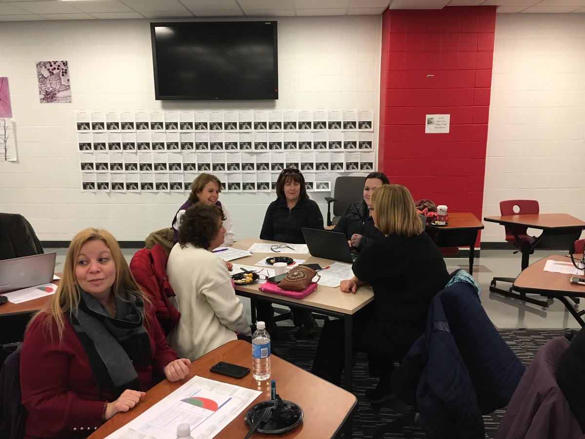 Terry711's tweet photo. An amazing night of learning w/ Peter McLaren! #NGSS #CCC #CTSci2017 https://t.co/uilWrX34iu