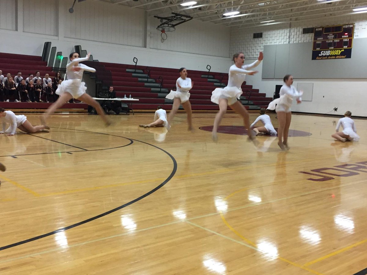 jbergsAD's tweet photo. Tiger Explosion Dance Team doing their thing at the MRC in Jordan! https://t.co/tC0NoYlmnh