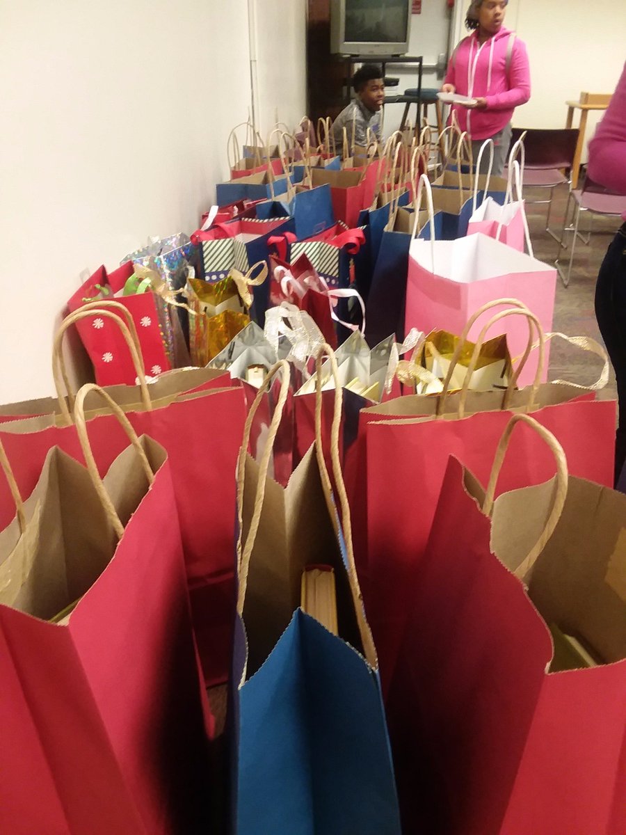 magviolence's tweet photo. Gifts consisted of inspirational book and youth community resources.. give it to them early https://t.co/a6bk44q3gQ