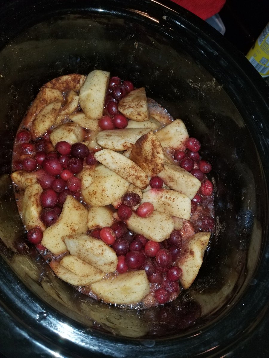 DeterminedFiti's tweet photo. 4hrs in the crock pot, puree then 2 hrs back in crock pot. Cranberry Apple Butter Jelly/Jam!
Fruit butter is the perfect sub/for sugary, processed Jams & Jellys peeps๐ช#healthyoptions #stillenjoy #naturalsugar #lifestly https://t.co/0kRoAkNmlj