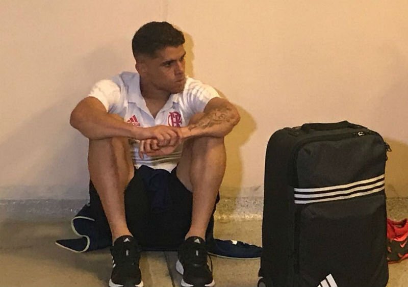MonkProfit's tweet photo. :( ta aí um cara que sente derrotas.. Dois jogos diferentes. https://t.co/DLHkDHDBJA