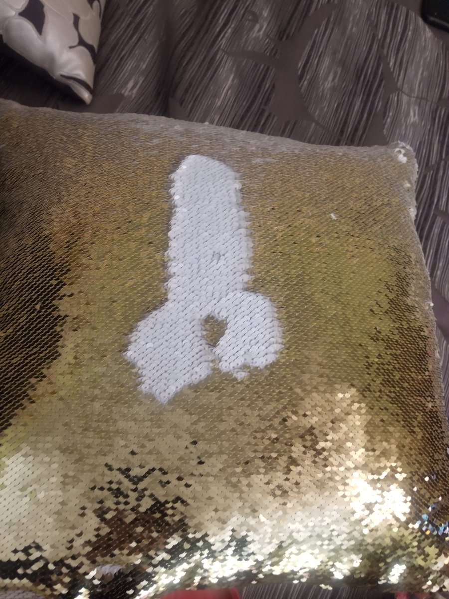 mistressluna69's tweet photo. My main boy defiled my new pillow #sub angry #domme #punishment is due. https://t.co/uV5GLSIVgM