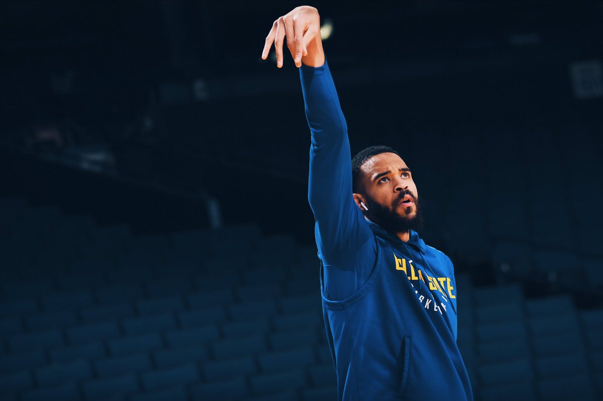 warriors's tweet photo. 🔜🏀 #DubNation https://t.co/OKUcM42SSC