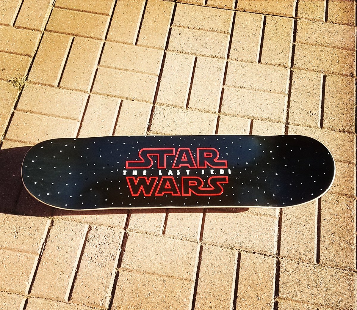 NorthWestDecks's tweet photo. Custom Star Wars The Last Jedi Skateboard!  Check out the making ➡️ https://t.co/oojDmhbz0Z #starwars #thelastjedi #skateboarding https://t.co/9UD4NSDuMm