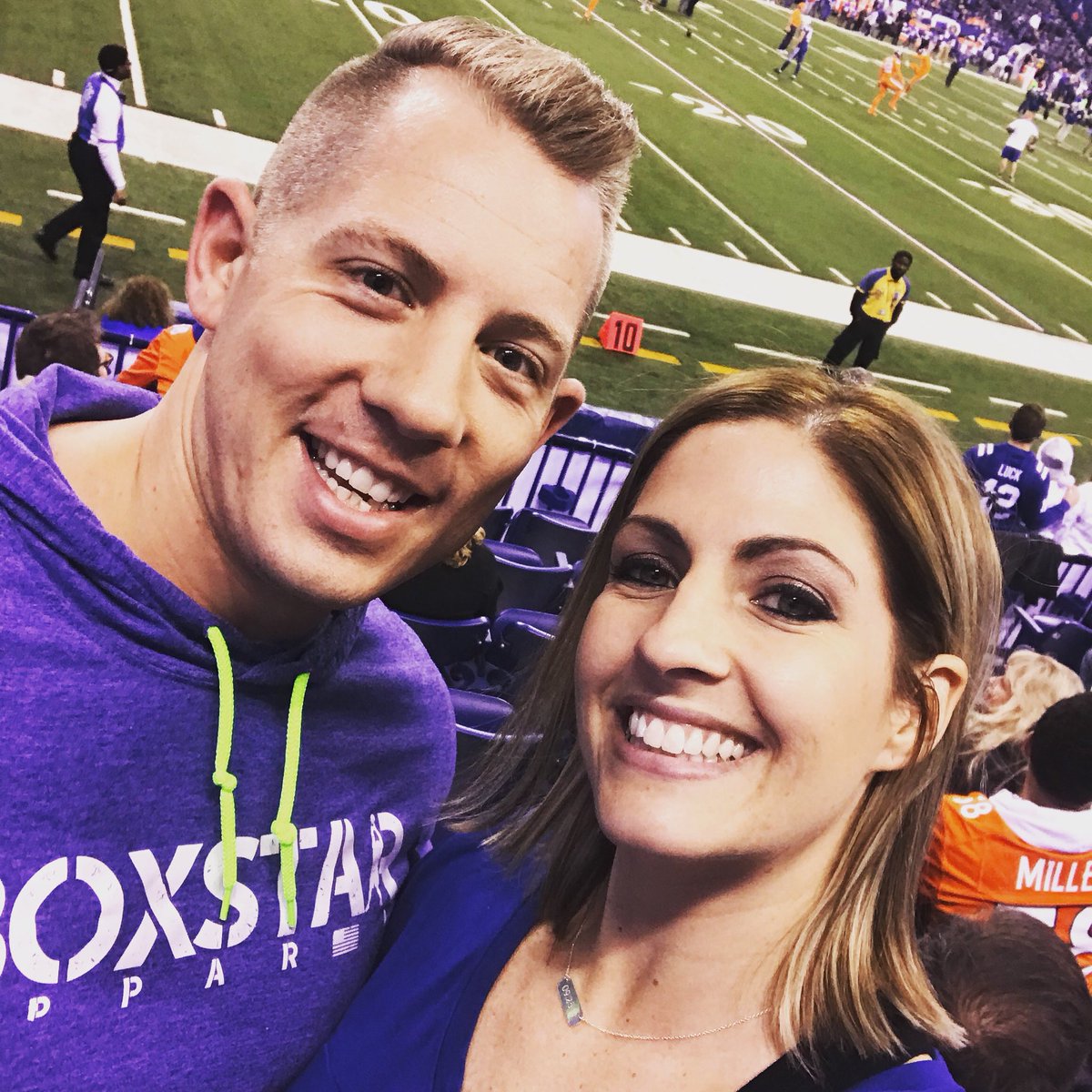 christaheis's tweet photo. #DENvsIND #ThursdayNightFootball  #coltsnation https://t.co/mOZ9qJ1jPI