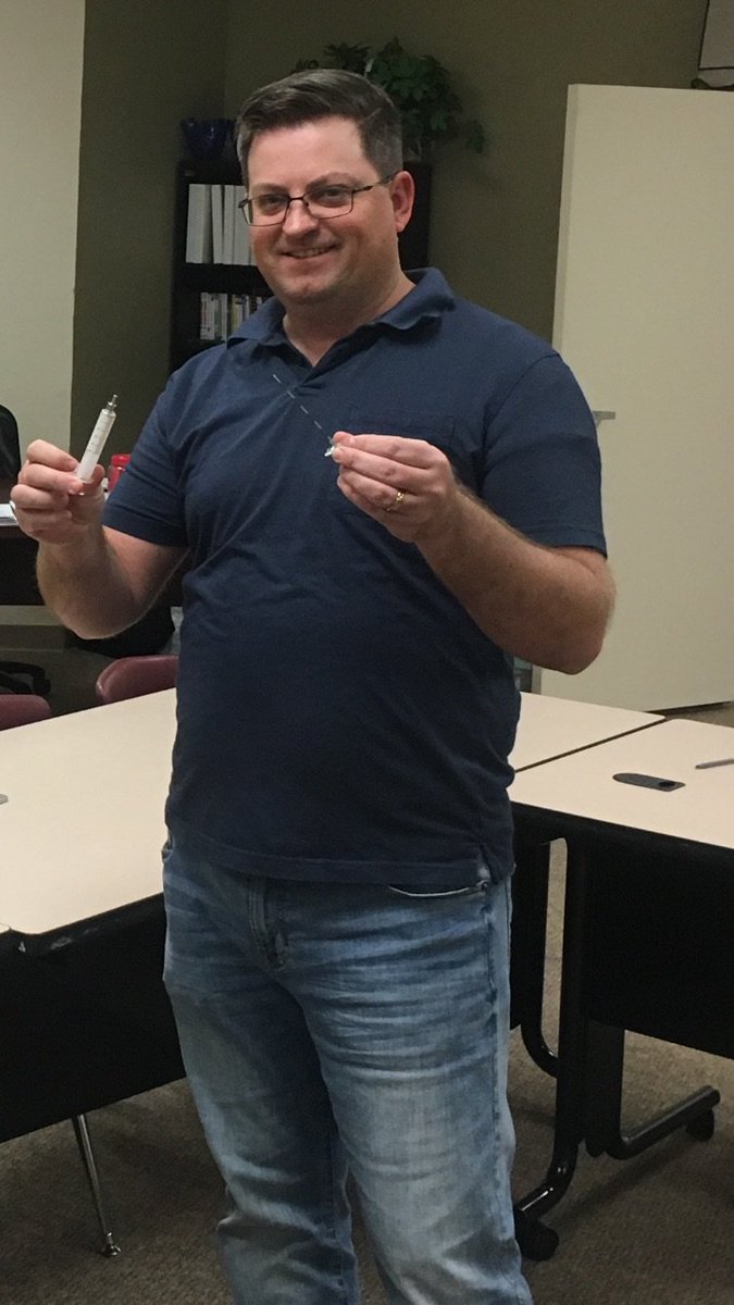 AzAnesthesia's tweet photo. AzAS's @randyquinn11 teaching expecting mothers about labor pain management at the Pregnancy Care Center of Chandler and Gilbert. https://t.co/6MiKrBS1Bg