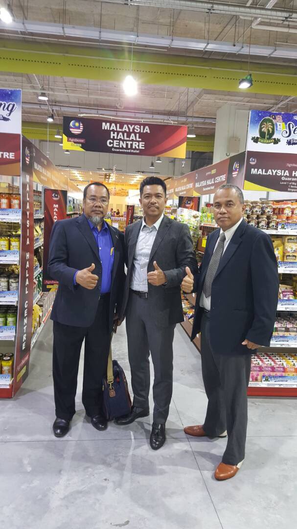 bad5277's tweet photo. Msia Halal Centre di Big Box Spura diharap menjadi laluan utama kemasukan produk usahawan Msia ke pasaran global https://t.co/NX6k5DdPM0
