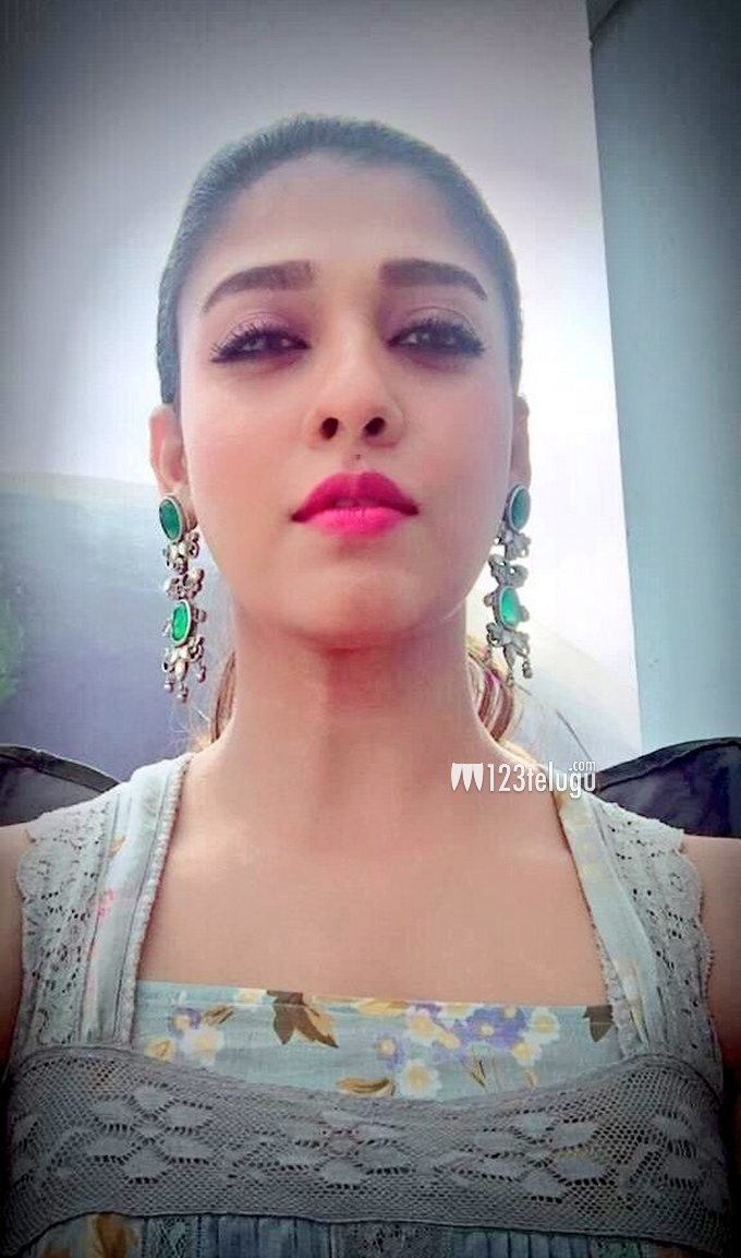 123telugu's tweet photo. New Photos :  @NayantharaU 

https://t.co/omvrcUvs8p

#Nayanthara #nayantara #JaiSimha https://t.co/sIFyM1l2Ti