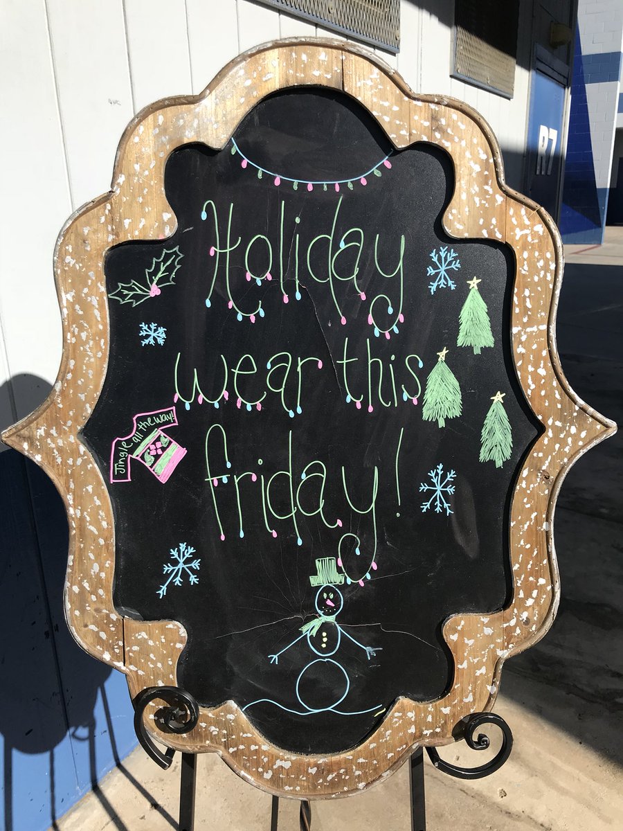 Bringing you a little holiday spirit Friday! 🎄