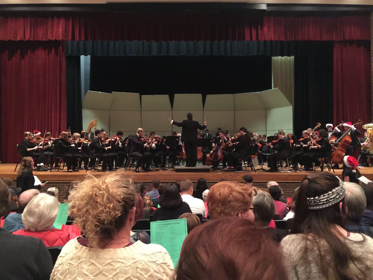 Stan_31's tweet image. Nothing like a high school Christmas Carol sing along with band, orchestra &amp;amp; choir combined! What beautiful singing from all... 😊