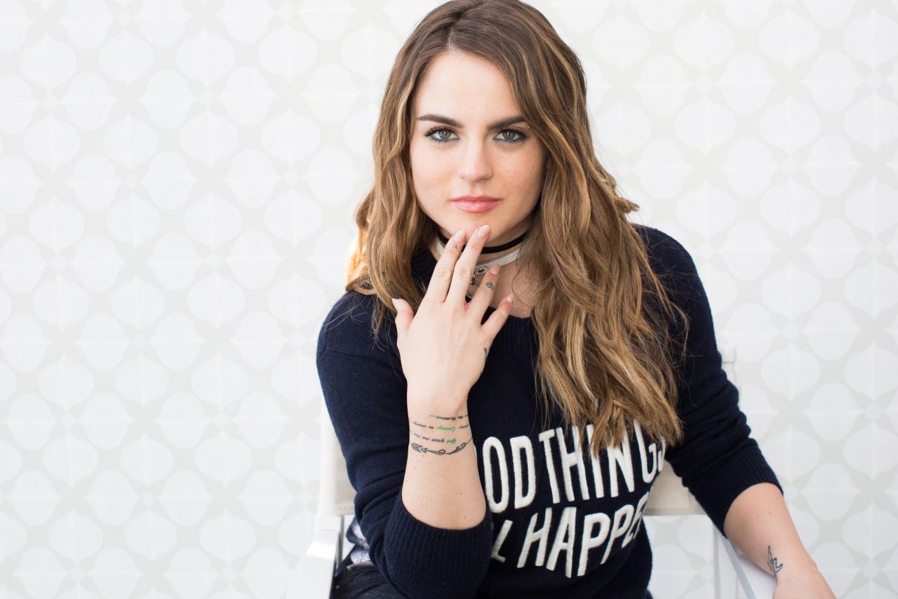 Happy 27th Birthday Joanna Jojo Levesque! What\s your favorite songs? 
