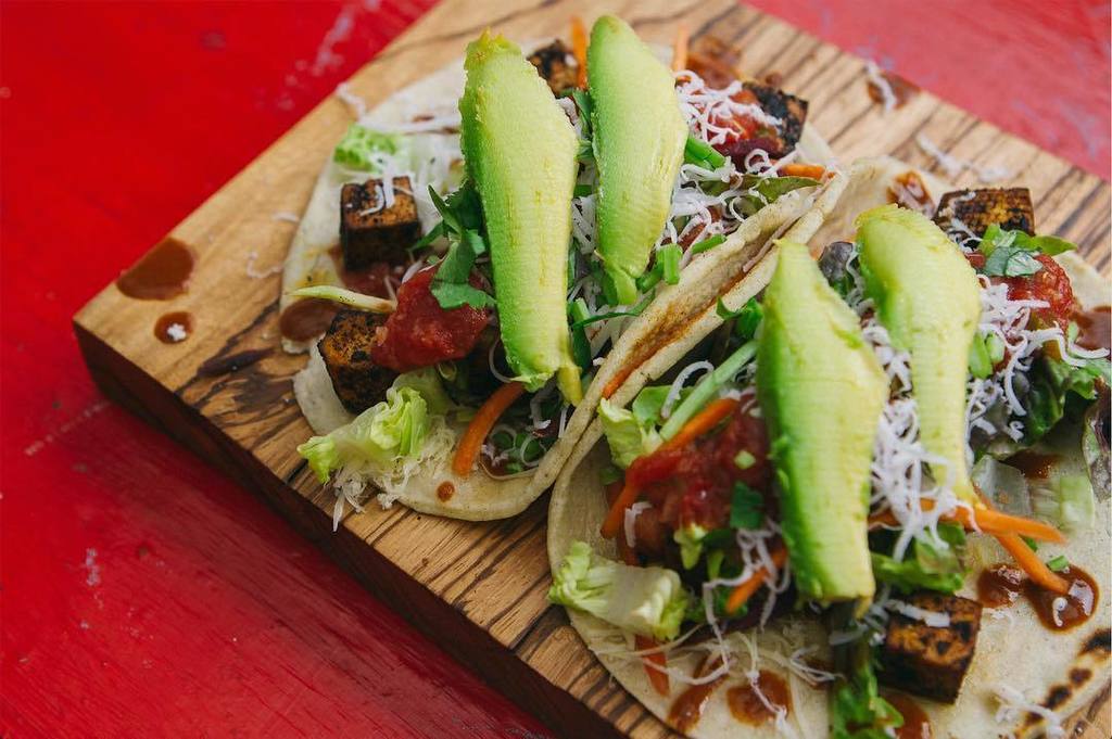 trippytaco's tweet photo. Love Renting?!
Love extra Avo 🥑 on taco's!

#TacoFriday #TwelveDaysofTacos #TrippyTaco https://t.co/tKZAy3IEB7 https://t.co/shUFTKJKSb