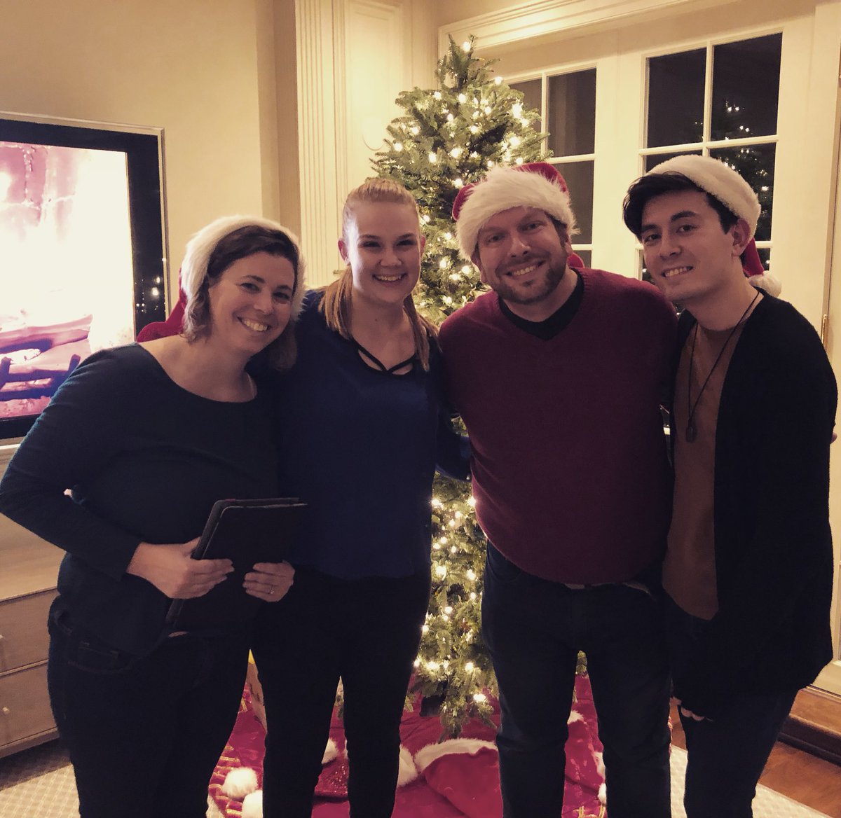 CH Carolers tweet media