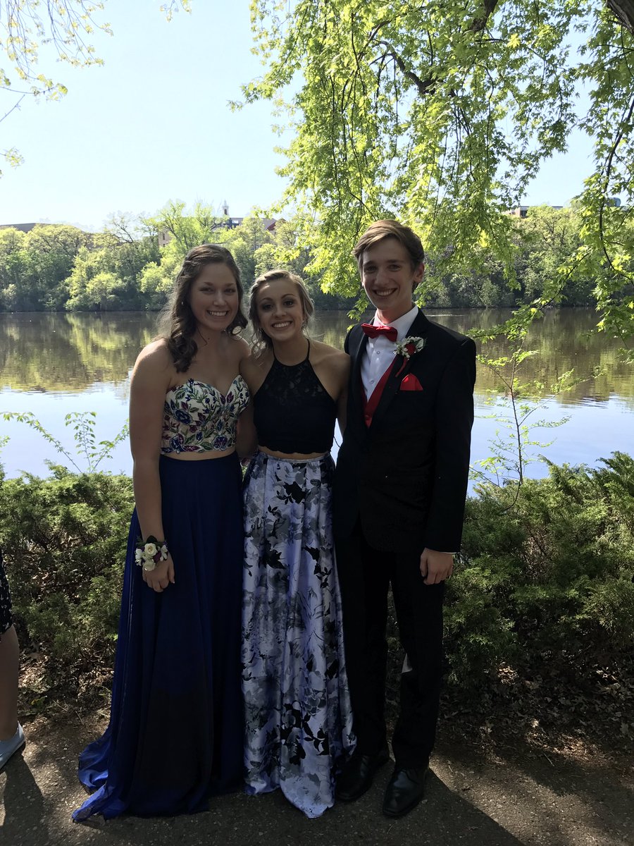 LexieLamont's tweet photo. HBD @bsorensen99 💗💗💗 hope you had the best day!!! #lab https://t.co/yif7F9UHbK