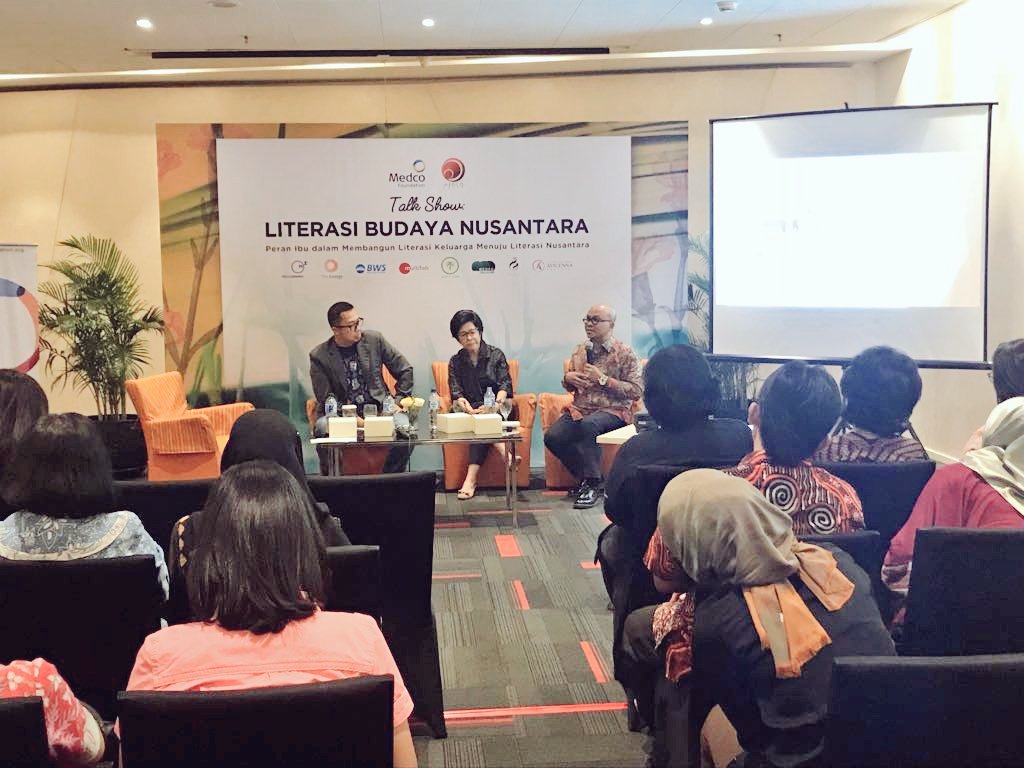 medcogroup's tweet photo. Talk show: Literasi Budaya Nusantara,  bersama Yani Panigoro,  Maman Suherman dan Roni Pramaditia - 15 Desember 2017, Jasmine room -  The Energy. @MedcoFound https://t.co/rOYfgl5M14