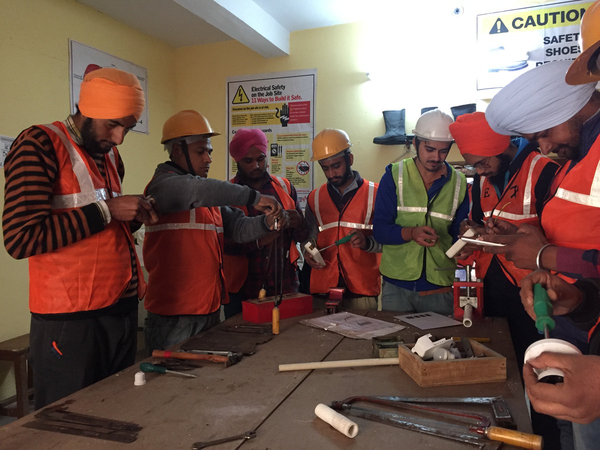 PmkvyGtb's tweet photo. #PMKVY #SKILLINDIA #ASSISTANTELECTRICIAN 2017-2018 https://t.co/XcxZUk0N8f