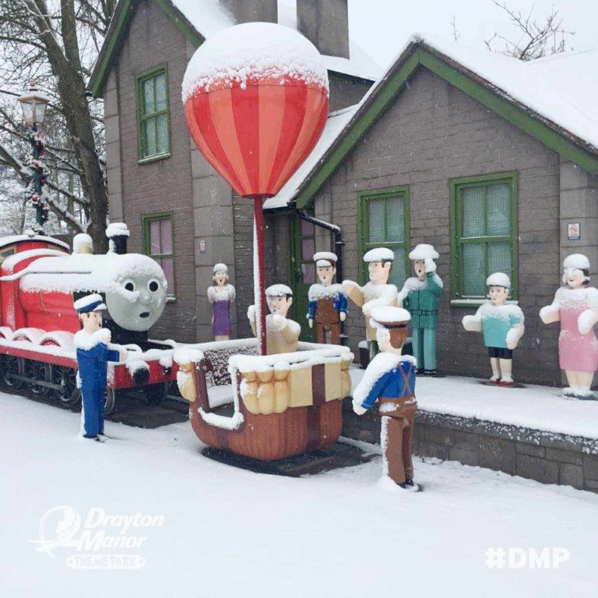 DraytonManor's tweet photo. FREEBIE FRIDAY! Still looking for a a festive family day out? Look no further as you have the chance to WIN a family of 4 ticket to Magical Christmas. All you have to do for the chance is LIKE &amp; RT. Hurry, this competition will close at 4pm. Good Luck!   https://t.co/aM7LD0FZQJ https://t.co/FuwcvMiWpx