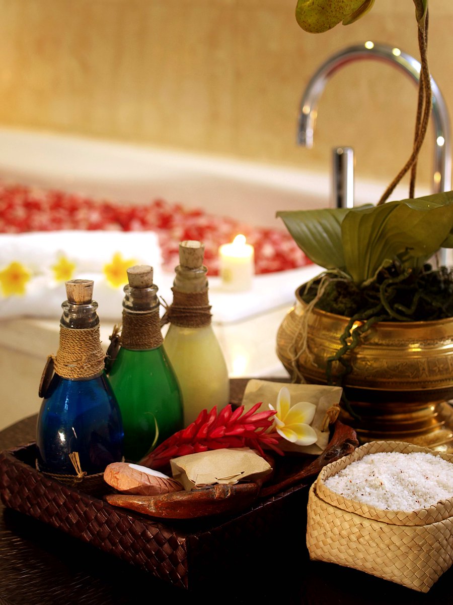 Uplift your spirit and soothe your mind with our spa treatment at #RoyalKamuelaUbud
#KamuelaVilla