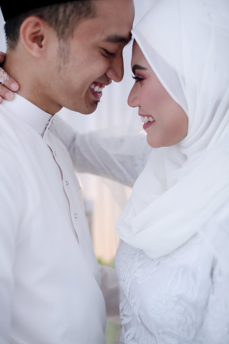 LutfiRazlan's tweet photo. Sneak peek of wedding photo 😍 https://t.co/7sHcLPEfiz