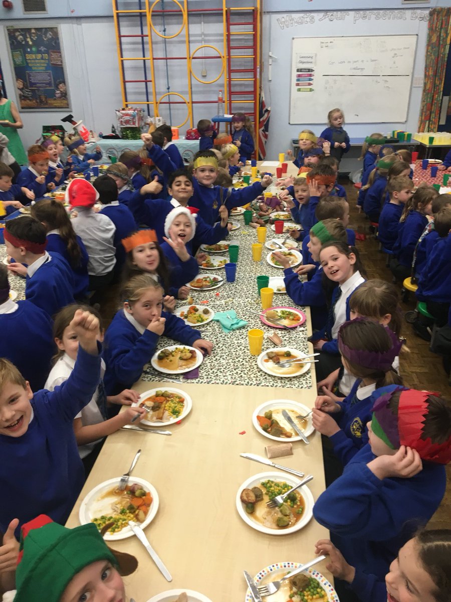 yfpsyr3's tweet photo. Christmas lunch! https://t.co/I8aWMtZENf