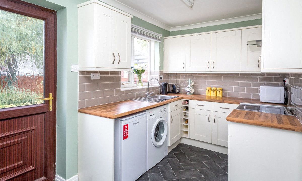 BUY-TO-LET PROPERTY | Coupland Road | £110,000

Modern one bed detached property situated on a pleasant cul-de-sac off New Millgate, enjoying easy access to local schools, shops and amenities, #Selby town centre and the railway station. buff.ly/2o1XkHn