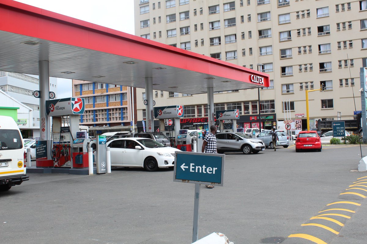 Caltexsa's tweet photo. #HelloDurban 🔥! Come through to Caltex Motorserv, 3 Pine Street, let's #FuelYourFestive 💃💃! Pull up and win ya'll it's that easy. https://t.co/tzgDfKRPS0