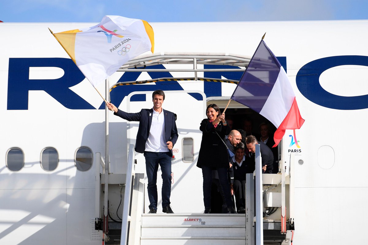 Paris2024's tweet photo. 3 months ago #Paris2024 brought the Games back to France
Today, our project is right on track. Our OCOG is taking shape and we are working daily with the #IOC, #IPC, and #SOLIDEO as the Olympic & Paralympic Law also progresses
Together, we are #ReadyFor24 https://t.co/M1d0DML4EN