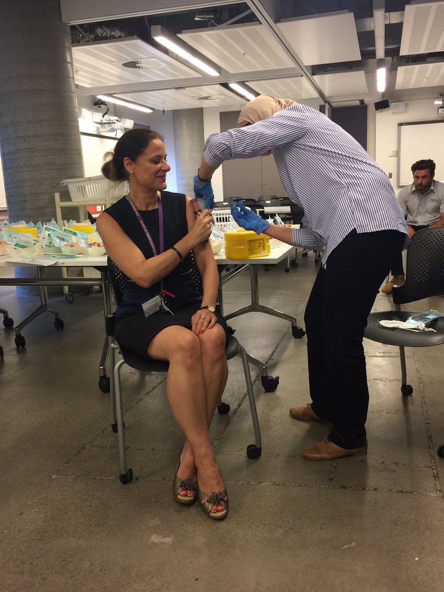 bdavis_x's tweet photo. Vaccination Training! What a great way to end our virtual placement π So much fun ππ who wants a shot? π #UTSVirtualPlacement2017 #UTS #UTSPharmacy @TsingosLucas @niroth_do https://t.co/q3HMlNcfiy