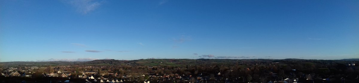 haggerzz's tweet photo. #myTown is lookin' alright s'mornin'!! Nice the bright ball in the sky has made an appearance! ☀ Better for the beys @TivertonGC today!! #viewfromaroof #workview #Tiverton #teamTiv https://t.co/upgtgTediO