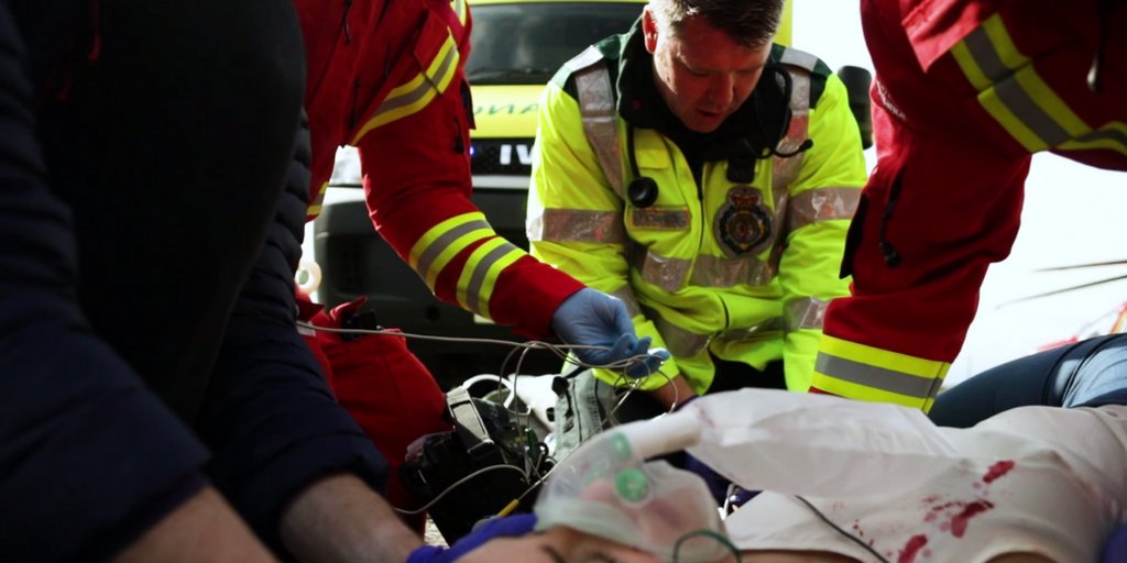 EHAAT_'s tweet image. Today you can get a fascinating behind-the-scenes look at a day in the life of our colleagues at @EastEnglandAmb with #24HoursinEOE. Here they are helping us with a (staged) patient a few months ago. Have a good day, everyone! #999Family