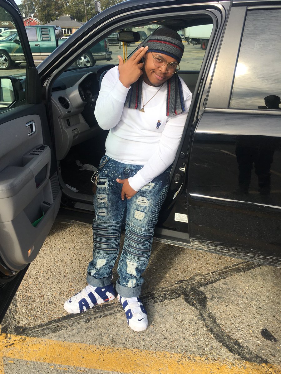 TeddyDvGod's tweet photo. My momma know part of me still in the street🤫🎒#RIPB5🙏🏽 https://t.co/utXRaOWA77