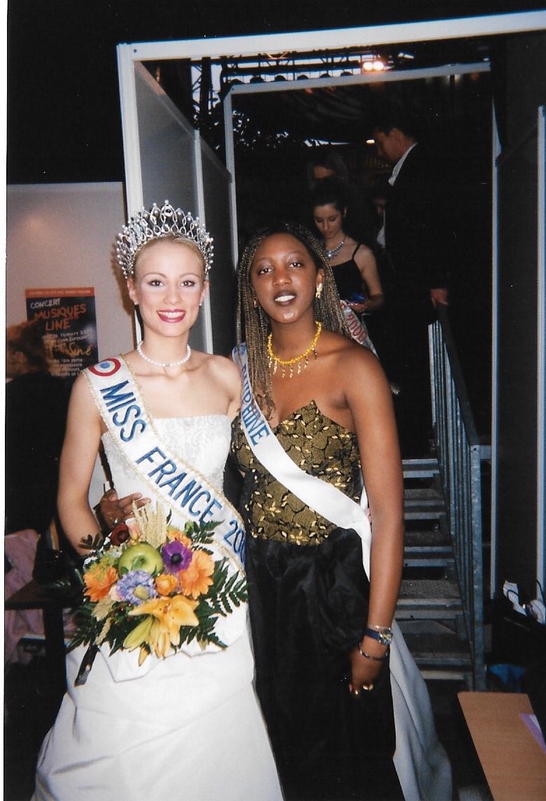 Bon anniversaire <a href="/Elodiegossuin/">Elodie Gossuin 🦄🍼👑</a> ! Pour l’occasion je ressors ce dossier ! Toi, tu n’as pas changé ❤️ <a href="/miss_franceoff/">MissFranceOff</a> 
#miss #missfrance #misseurope #radiohost #dals8 #dals #misspicardie #happybirthday #beautiful #tbt