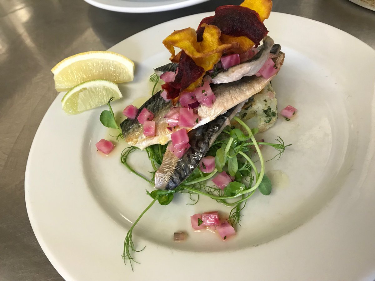 CherylTonkin's tweet image. #Christmas menu #delicious #local seafood #chef 
One of the lovely creations on our Christmas menu !