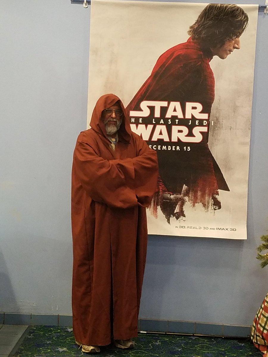 Edidtsa's tweet photo. My dad the super nerd. It was awesome. #maytheforcebewithyou #SWLJ https://t.co/TPTVywFlVS