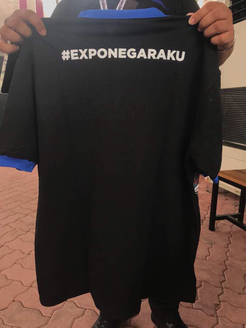 gulaaaaaaa's tweet photo. Booth merchandise ada jual tshirt ni tau!  🙌🏻 #ExpoNegaraku https://t.co/jtF1qQHMnt
