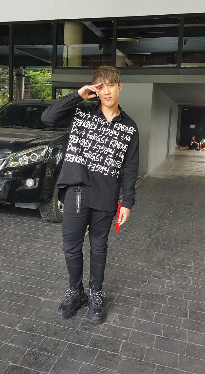 kangsom_pantip's tweet photo. แกงส้มขากลับหลังมาออกรายการ one บันเทิง น่ารัก ใจดี มีเวลาให้ 😍😘

#แกงส้ม #KS15122017 #GMMSTUDIO #ONEบันเทิง https://t.co/oD4a82PAsn