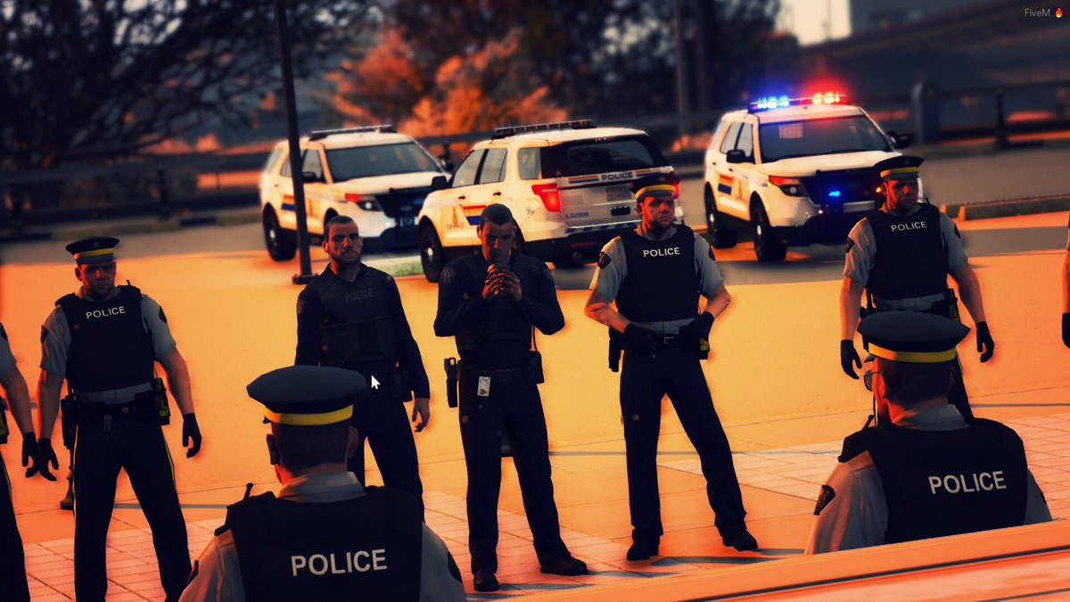 MG_Ramstar's tweet photo. [IN GAME] RCMP Officers preparing for Operation Vanguard at the #MazeBankArena. @MountiesGaming - Not affiliated with the real RCMP. https://t.co/slV7NYtXAq
