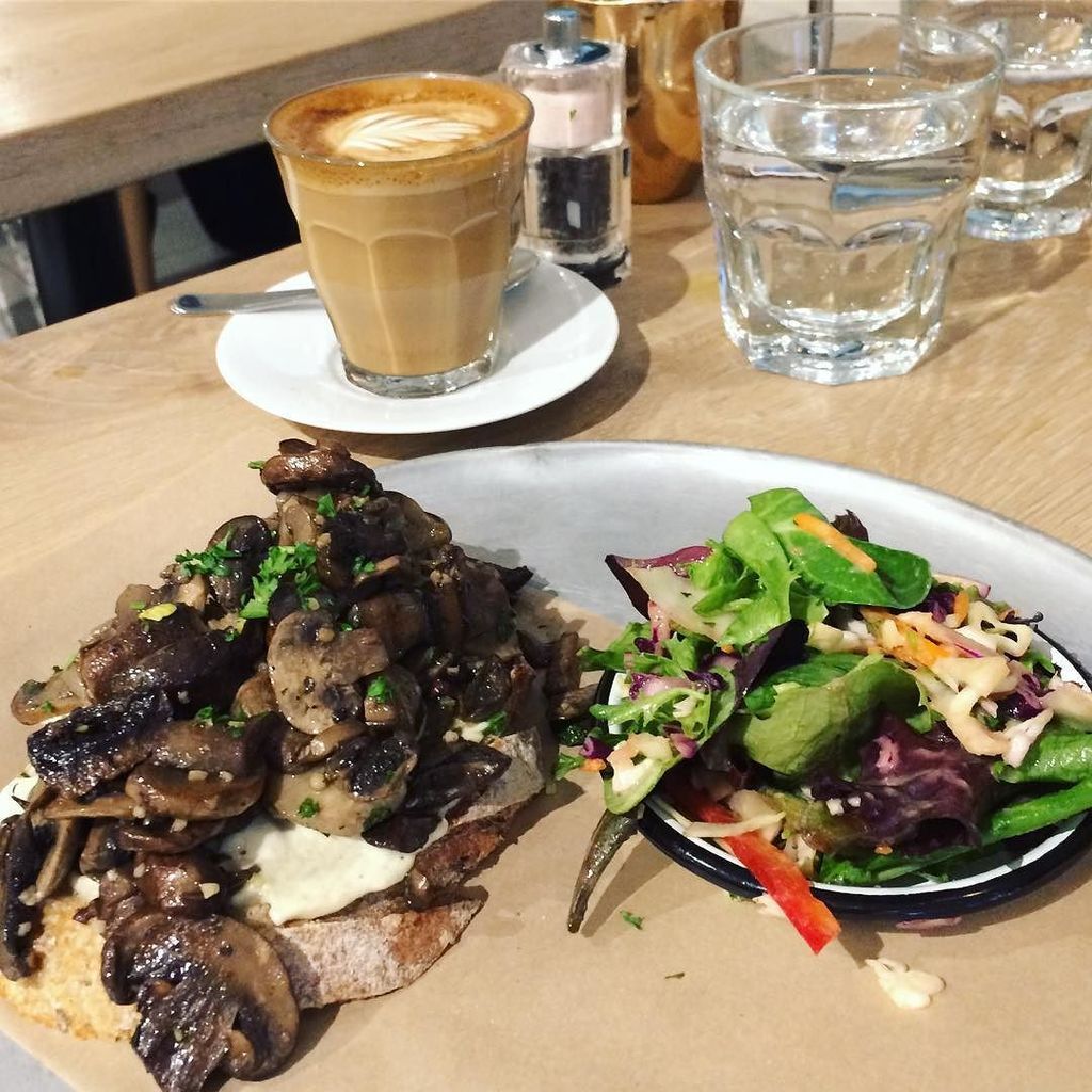 NicoleDRadio's tweet photo. So much yum! https://t.co/R7zQFO7Z55 https://t.co/k5Z3aySBxg
