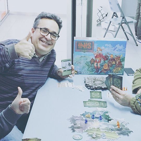 meepleydados's tweet photo. En breve nos lanzamos a un canal de youtube con @Darlantan8 | La propuesta es aportar contenido de #juegosdemesa dirigido a aquellos que empiezan, al sector educativo y a #jugones #dadosmaderayminiaturas https://t.co/b2bPhMceqv
