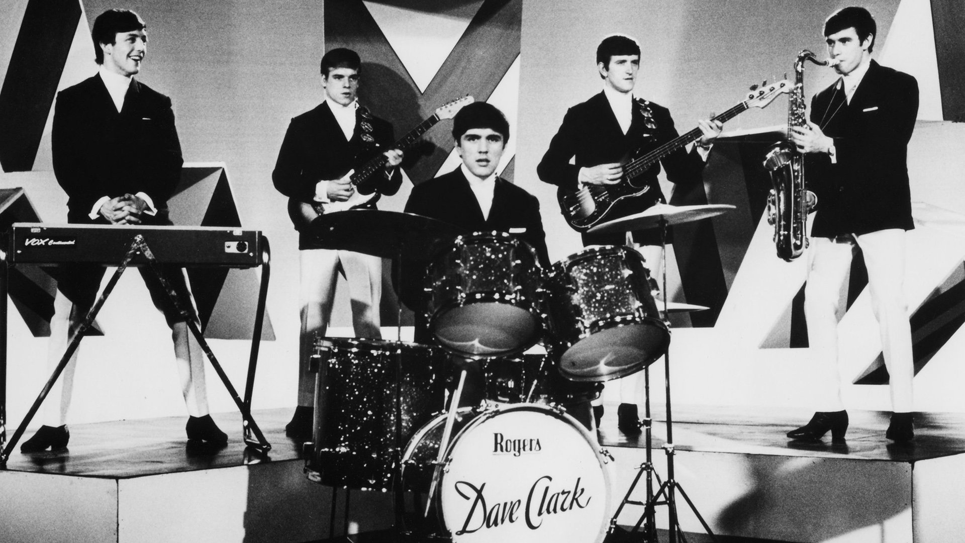 Happy Birthday to Dave Clark(drums), who turns 75 today! 