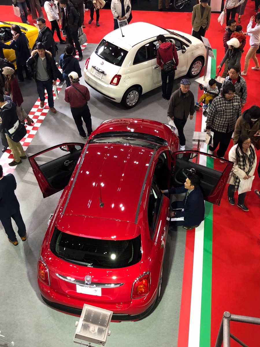 Fiat Jp 18日 月 までの4日間開催される 福岡モーターショー いちいちかわいいコンパクトカー フィアット500 と オシャレ派のコンパクトsuv フィアット500x を展示中 フィアットならではのこだわりのインテリアまでぜひご覧ください 福岡国際